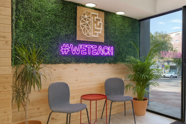 Espacio de trabajo en Flynt Coworking Lloret de Mar